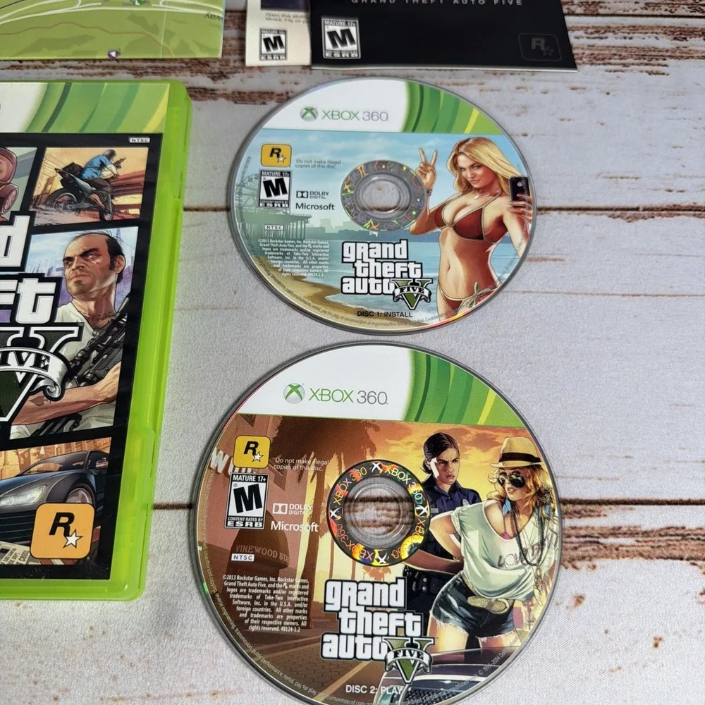 Grand Theft Auto V Xbox 360 Video Game. Complete.